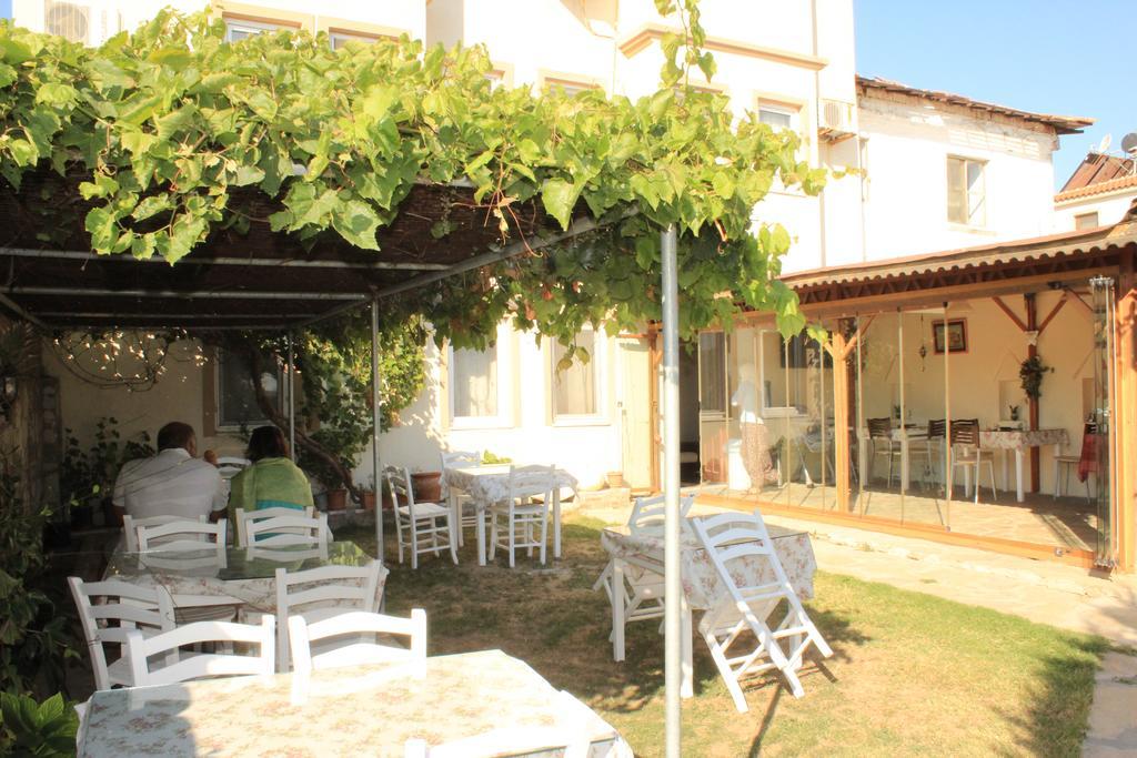 Ilyada Hotel Бозджаада Екстериор снимка