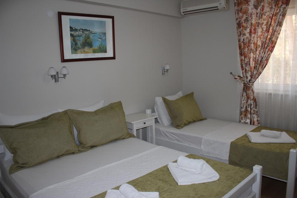 Ilyada Hotel Бозджаада Екстериор снимка