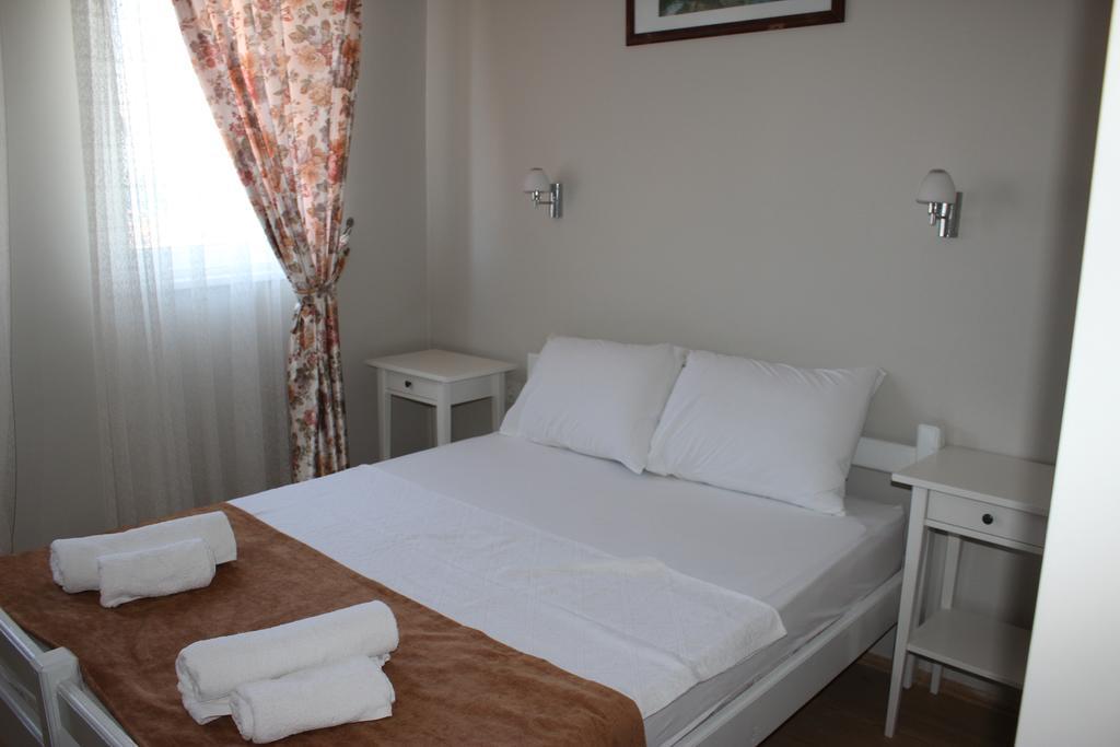 Ilyada Hotel Бозджаада Екстериор снимка