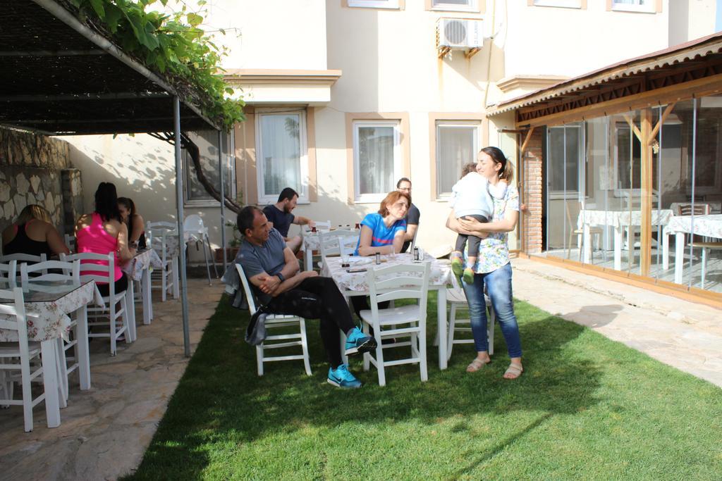 Ilyada Hotel Бозджаада Екстериор снимка