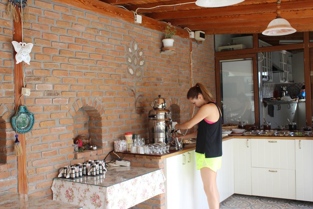 Ilyada Hotel Бозджаада Екстериор снимка