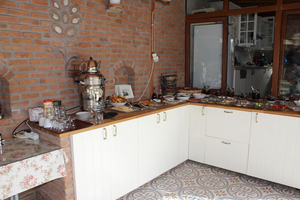 Ilyada Hotel Бозджаада Екстериор снимка